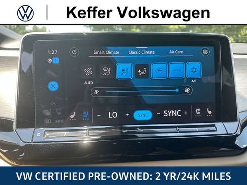 Certified 2024 Volkswagen Atlas Cross Sport SE FWD image 23