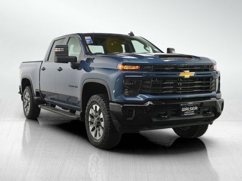 Used 2024 Chevrolet Silverado 2500 Custom w/ Custom Convenience Package AWD/4WD image 7