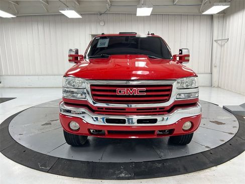 Used 2006 GMC Sierra 3500 SLT w/ Heavy-Duty Power Package image 2