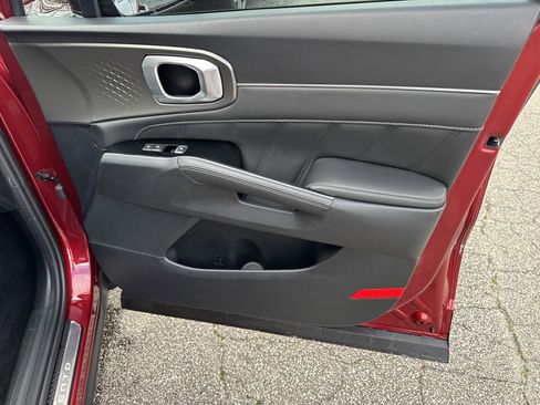 Certified 2023 Kia Sorento SX image 14