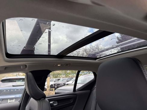 Used 2023 Volvo XC40 B5 Ultimate w/ Protection Package Premier image 22