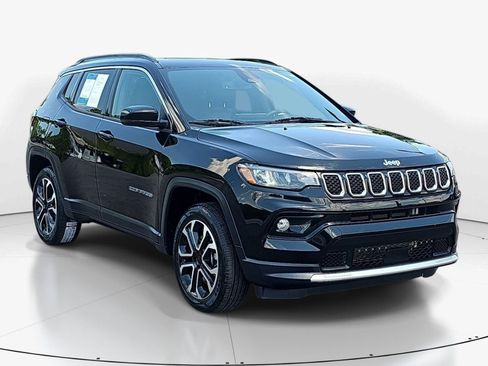 Used 2023 Jeep Compass Limited w/ Sun and Sound Group AWD/4WD image 2