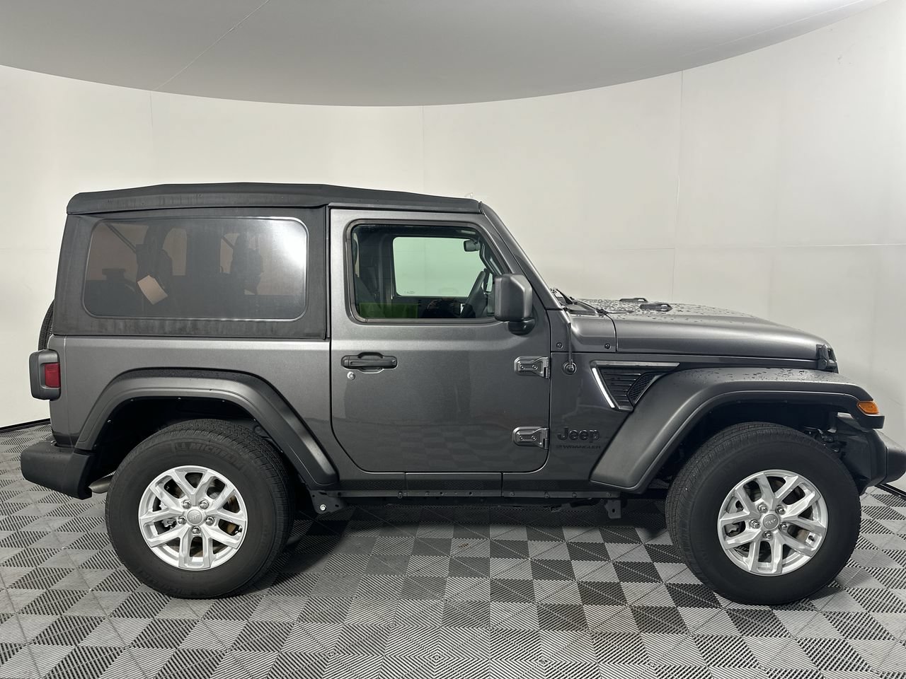 Used 2023 Jeep Wrangler Sport AWD/4WD image 17