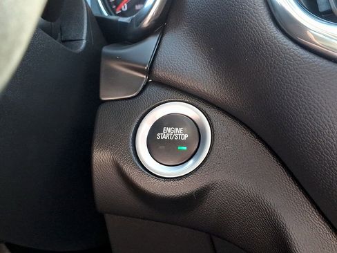 Used 2023 Chevrolet Equinox LT image 24