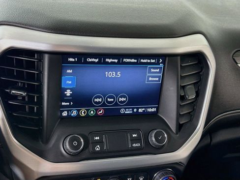 Used 2023 GMC Acadia SLT w/ Technology Package AWD/4WD image 9