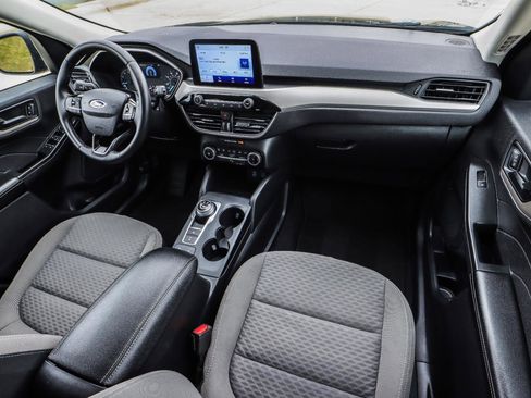 Used 2022 Ford Escape SE w/ Cold Weather Package image 33