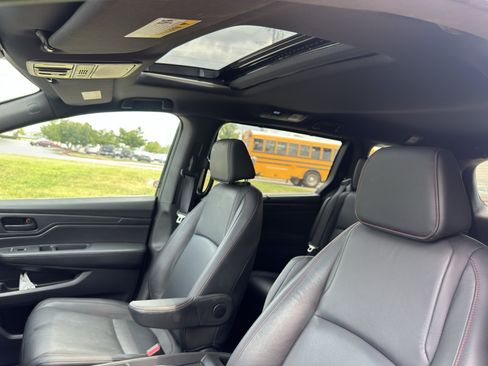 Used 2025 Honda Odyssey Sport-L image 22