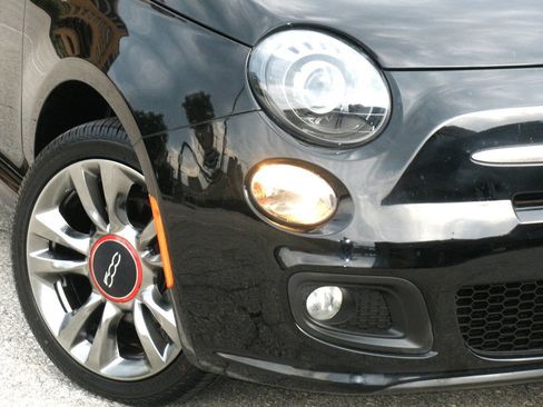 Used 2017 FIAT 500 Pop w/ Sport Appearance Package FWD image 3