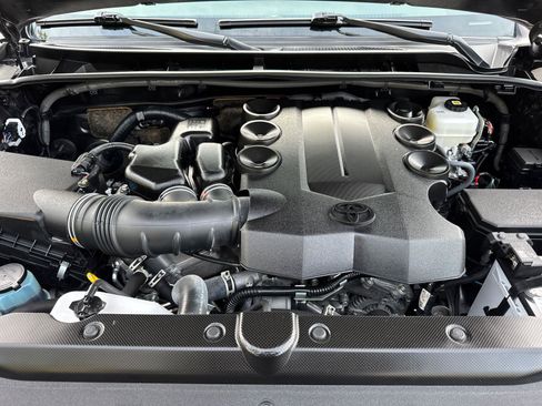 Used 2023 Toyota 4Runner SR5 Premium image 9