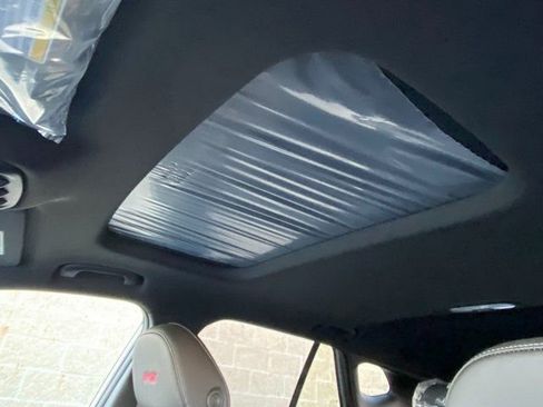 New 2026 Chevrolet Trax RS w/ Sunroof Package image 18