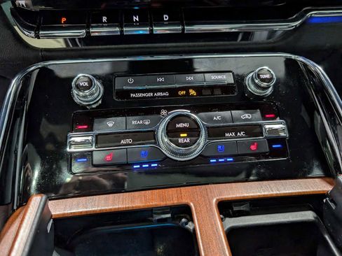 Used 2020 Lincoln Navigator L Reserve w/ Equipment Group 208A Reserve image 31