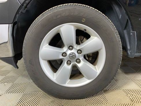 Used 2024 RAM 1500 Classic SLT AWD/4WD image 31