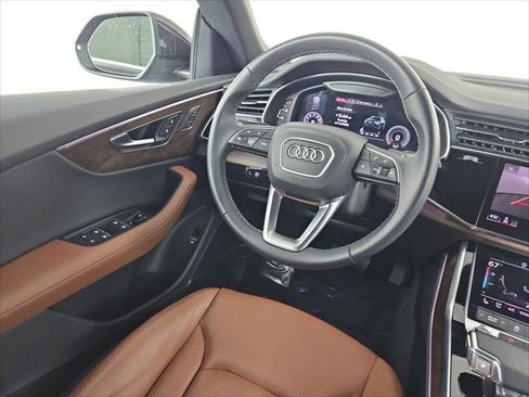Certified 2025 Audi Q8 Premium Plus w/ Premium Plus Package AWD/4WD image 36