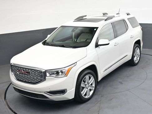 Used 2019 GMC Acadia Denali w/ Technology Package FWD image 25