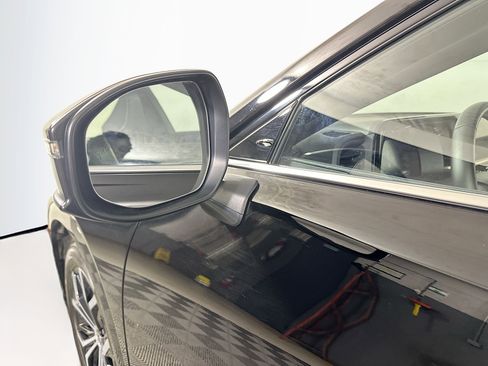 Used 2025 Toyota Crown Signia image 10