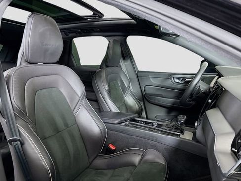 Used 2019 Volvo XC60 T6 R-Design image 30
