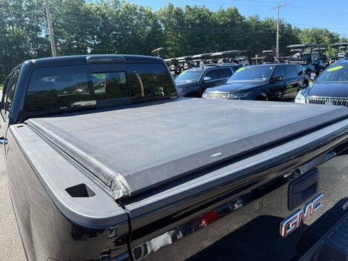 Used 2015 GMC Sierra 1500 SLT w/ All-Terrain Package AWD/4WD image 12