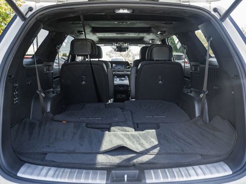 Used 2025 Hyundai Palisade Calligraphy image 8