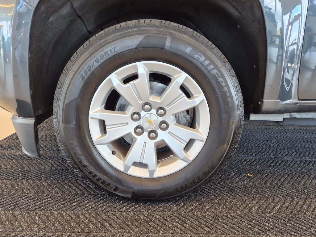 Used 2018 Chevrolet Colorado LT AWD/4WD image 12