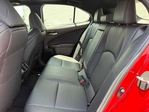 Used 2023 Lexus UX 250h F Sport FWD image 14