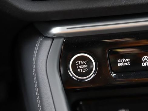 Used 2025 Audi Q5 Premium w/ Convenience Package AWD/4WD image 20