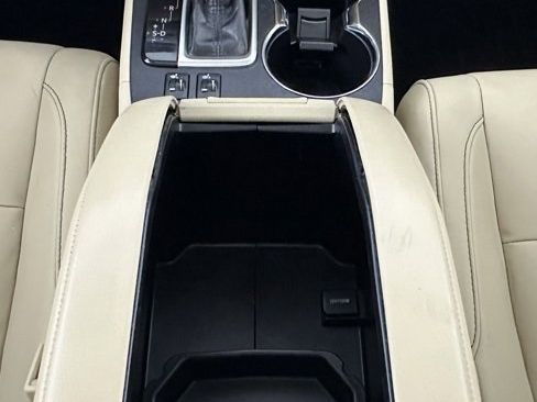 Used 2018 Toyota Highlander XLE image 25