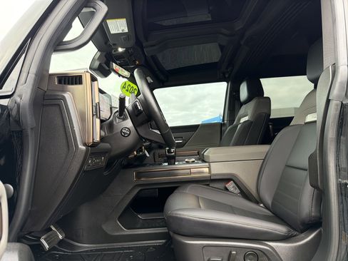 Used 2024 GMC Hummer EV 2X w/ Extreme Off-Road Package image 10