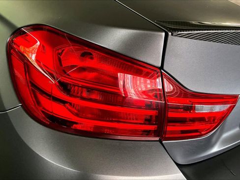 Used 2017 BMW M4 Coupe image 28