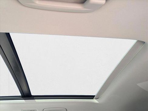 New 2025 Volkswagen Taos SEL image 18