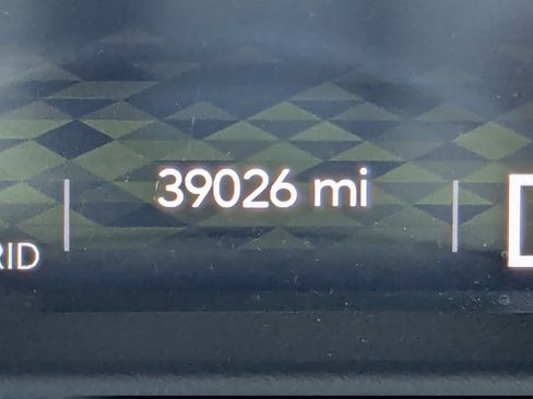 Used 2022 Jeep Wrangler Unlimited Sahara w/ Dual Top Group image 29