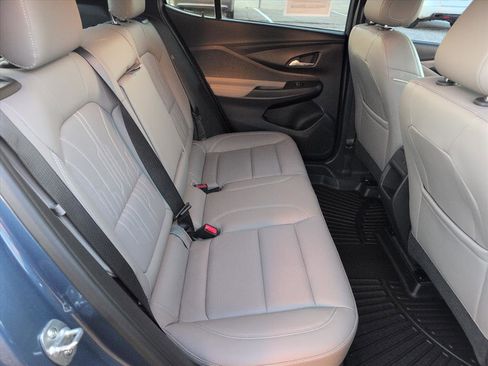 Used 2025 Buick Envista Avenir image 11