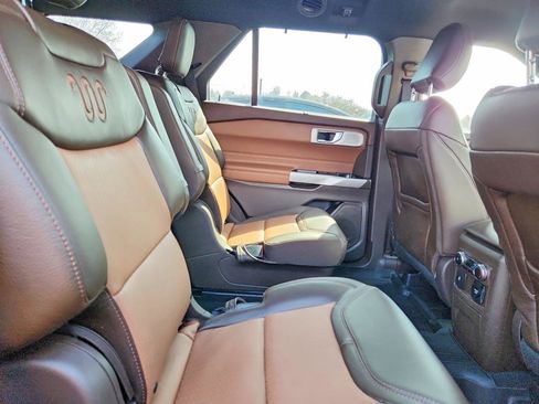 Used 2022 Ford Explorer King Ranch w/ Technology Package AWD/4WD image 9