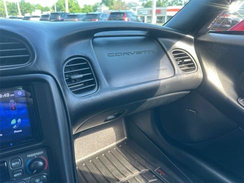 Used 2004 Chevrolet Corvette Coupe w/ Preferred Equipment Group RWD image 25
