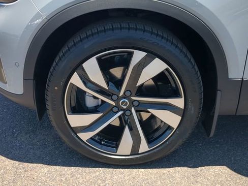 Certified 2025 Volvo XC40 B5 Plus w/ Climate Package image 10