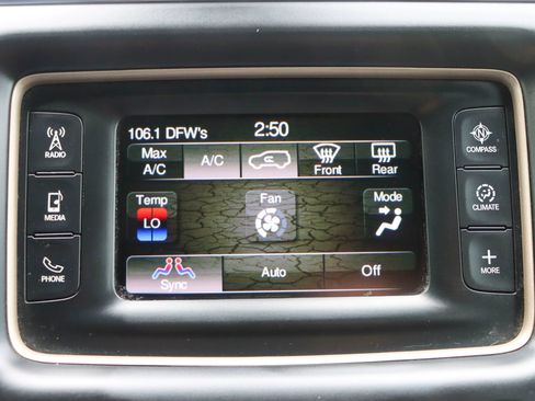 Used 2017 Jeep Grand Cherokee Laredo RWD image 34