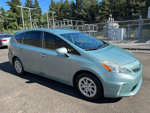 Used 2014 Toyota Prius V Three FWD image 3