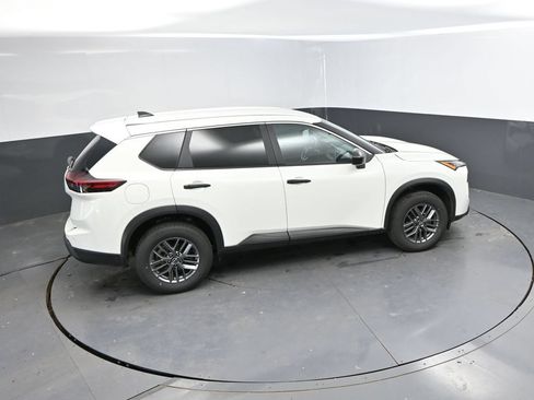 Used 2024 Nissan Rogue S AWD/4WD image 33