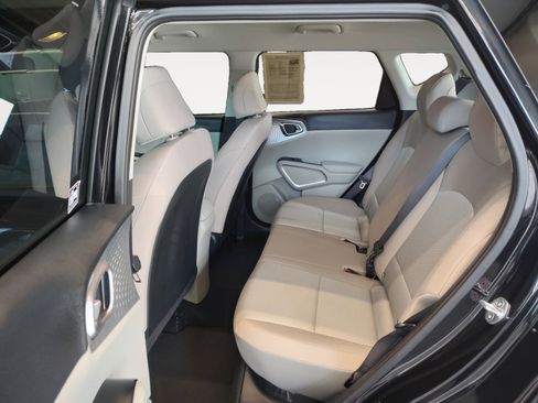 Used 2023 Kia Soul LX w/ LX Technology Package FWD image 25