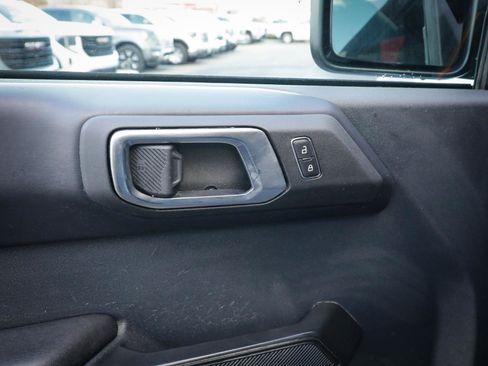 Used 2024 Ford Bronco Badlands image 15