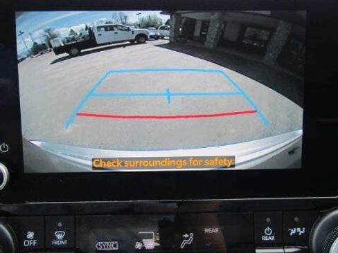 Used 2025 Toyota Highlander XLE AWD/4WD image 15
