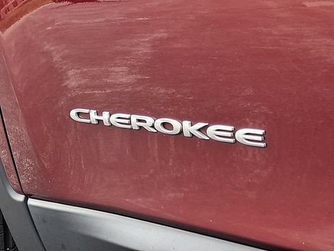 Certified 2020 Jeep Cherokee Latitude Plus w/ Cold Weather Group AWD/4WD image 31