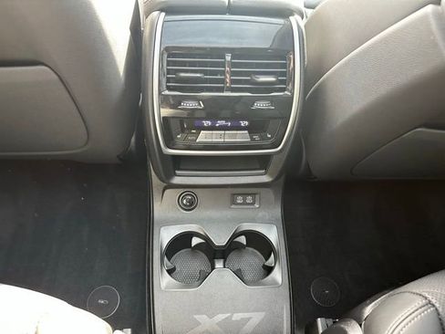 Certified 2025 BMW X7 xDrive40i w/ Premium Package image 31