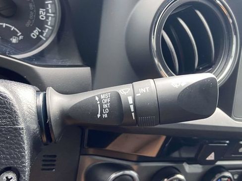 Used 2017 Toyota Tacoma TRD Pro AWD/4WD image 31