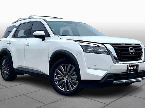 Certified 2024 Nissan Pathfinder SL w/ SL Premium Package image 2