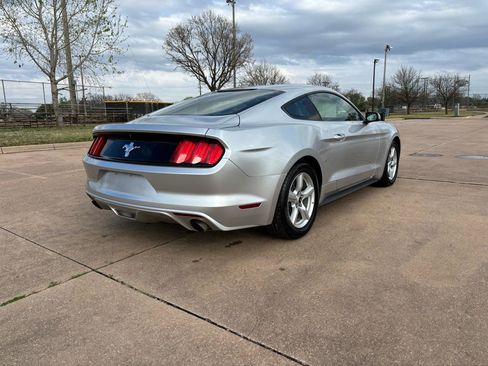 Used 2016 Ford Mustang Coupe RWD image 24