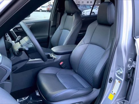 Used 2025 Toyota RAV4 XSE w/ Weather Package image 8