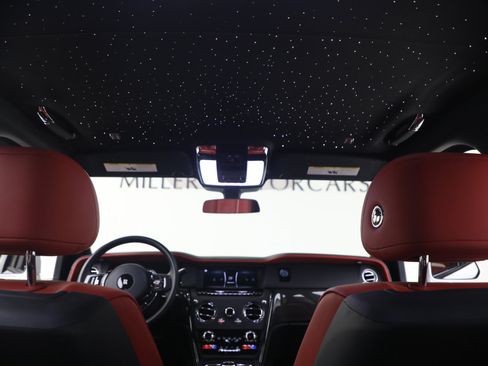 Certified 2021 Rolls-Royce Cullinan Black Badge AWD/4WD image 35