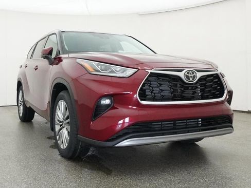 New 2026 Toyota Highlander Platinum AWD/4WD image 30