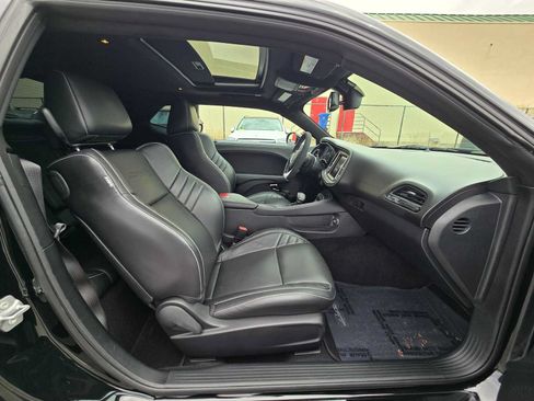 Used 2022 Dodge Challenger SRT Hellcat RWD image 11