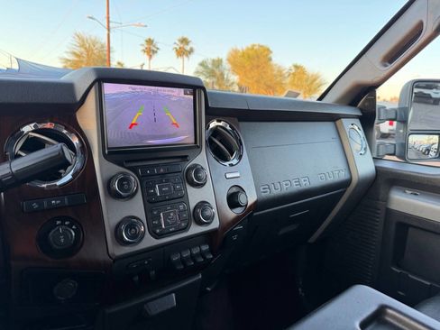 Used 2014 Ford F250 Lariat w/ Lariat Ultimate Package image 19